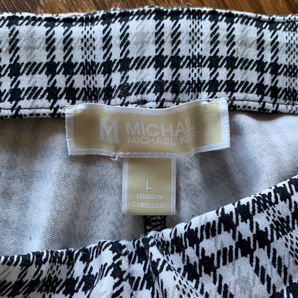 Michael Kors dress pant. - Picture 2 of 4